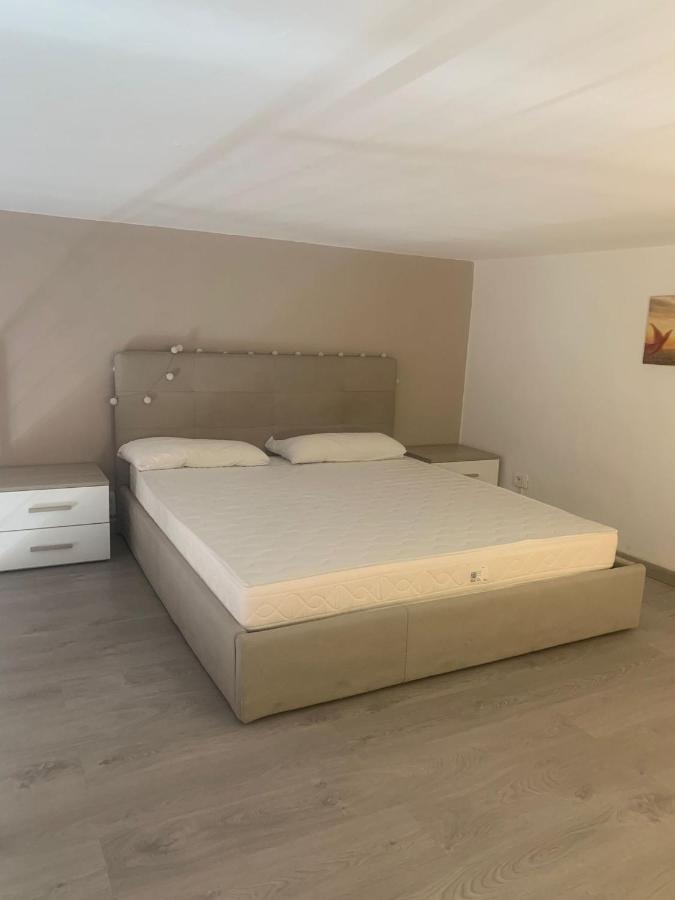 Odeon Apartment In Centro A Livorno Ngoại thất bức ảnh