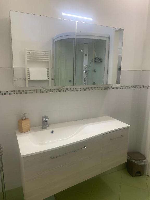 Odeon Apartment In Centro A Livorno Ngoại thất bức ảnh